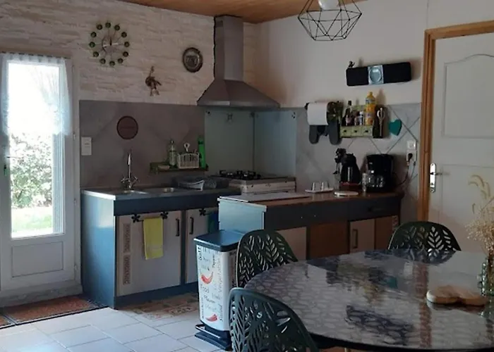 Appartement Climatisé T3 Piscine et Parking